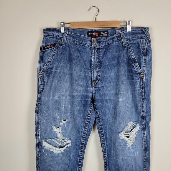 Ariat FR M4 Relaxed Boot Cut Jeans Mens 38x32 Blue Denim Work Distressed - Picture 2 of 9